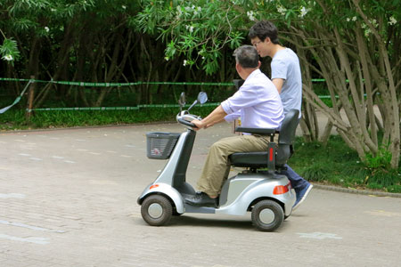斯維馳老年代步車